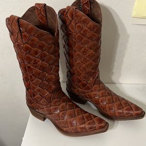 Cowboy boots size 9